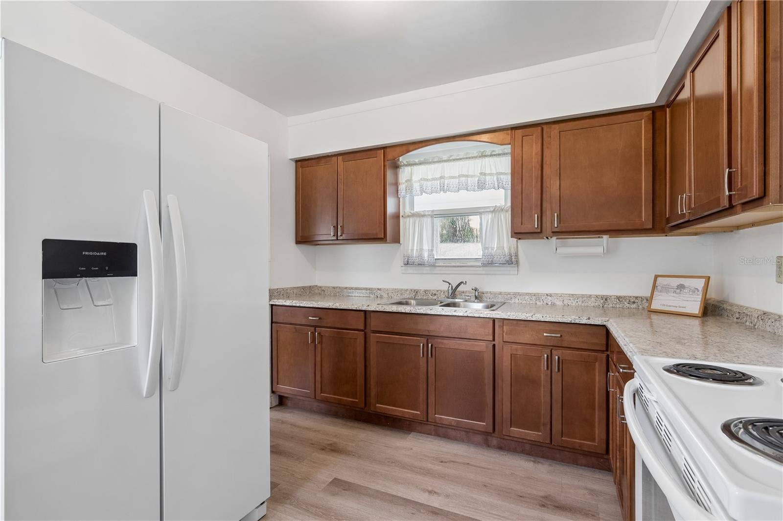 1125 GUERNSEY STREET, Orlando, FL 32804 1125 GUERNSEY STREET, Orlando, FL 32804