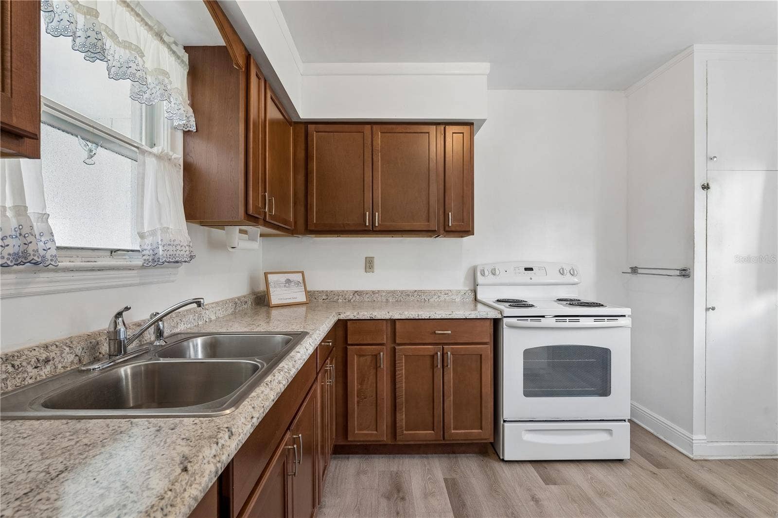 1125 GUERNSEY STREET, Orlando, FL 32804 1125 GUERNSEY STREET, Orlando, FL 32804