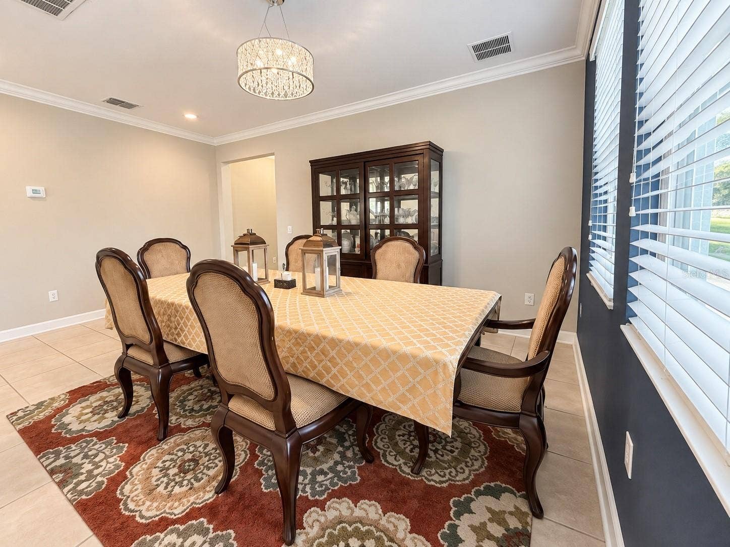 1516 BUNKER DRIVE, Davenport, FL 33896 Spacious dining area conveniently positioned near the kitchen for effortless entertaining.