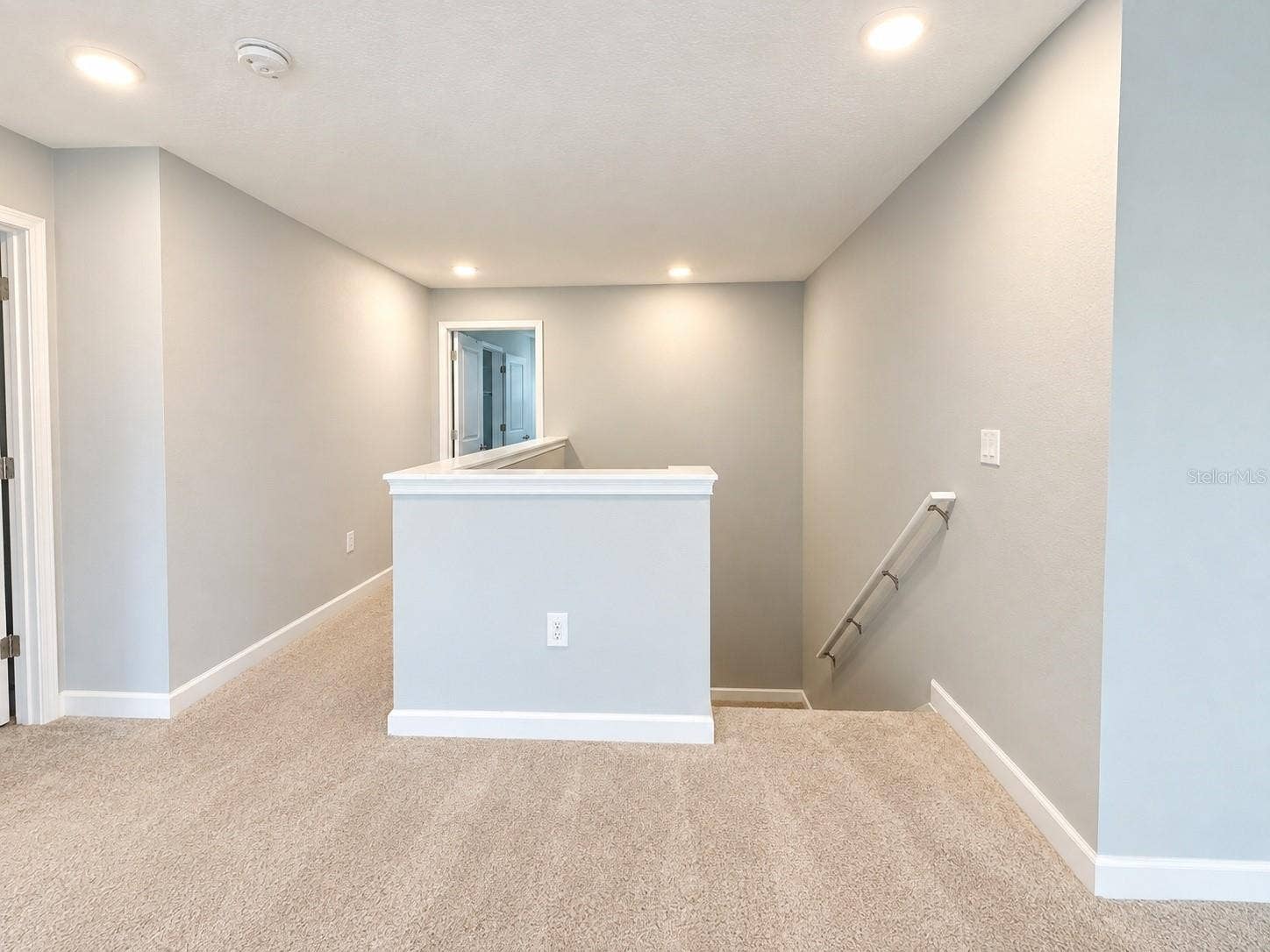 1516 BUNKER DRIVE, Davenport, FL 33896 Second floor landing.