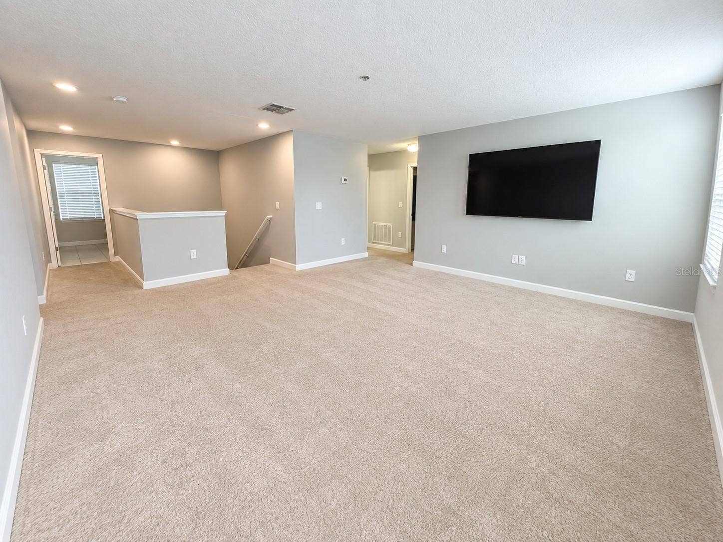 1516 BUNKER DRIVE, Davenport, FL 33896 Large flex room/loft located on the second floor.