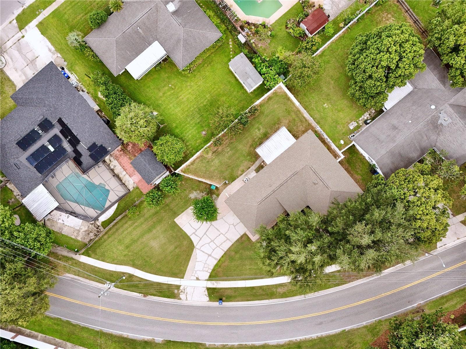 8611 EL PRADO AVENUE, Orlando, FL 32825 8611 EL PRADO AVENUE, Orlando, FL 32825
