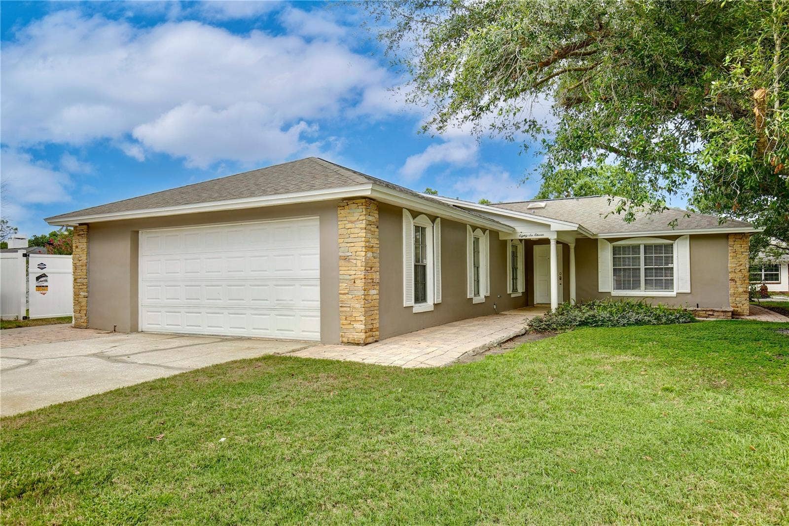 8611 EL PRADO AVENUE, Orlando, FL 32825 8611 EL PRADO AVENUE, Orlando, FL 32825