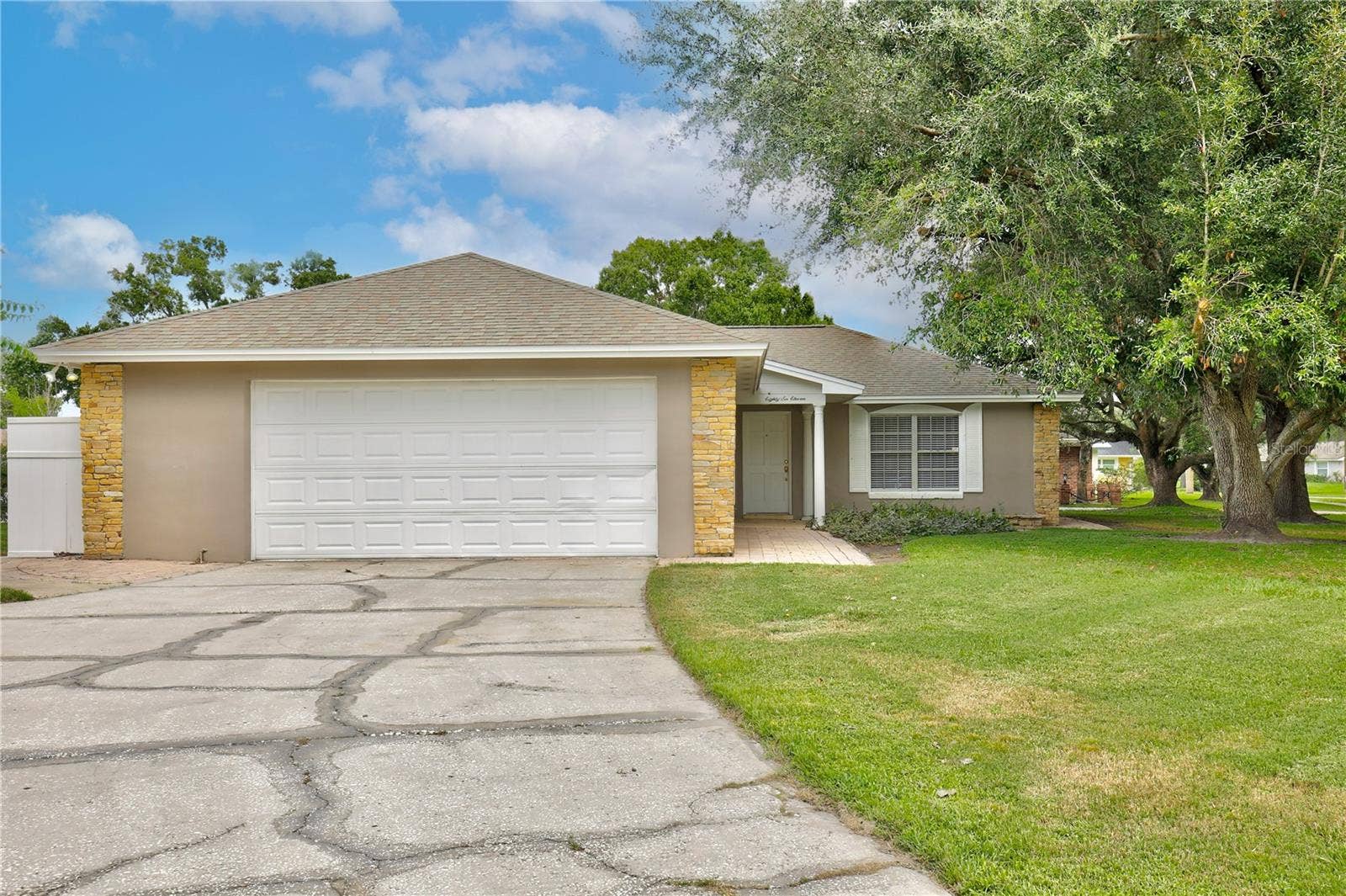 8611 EL PRADO AVENUE, Orlando, FL 32825 8611 EL PRADO AVENUE, Orlando, FL 32825
