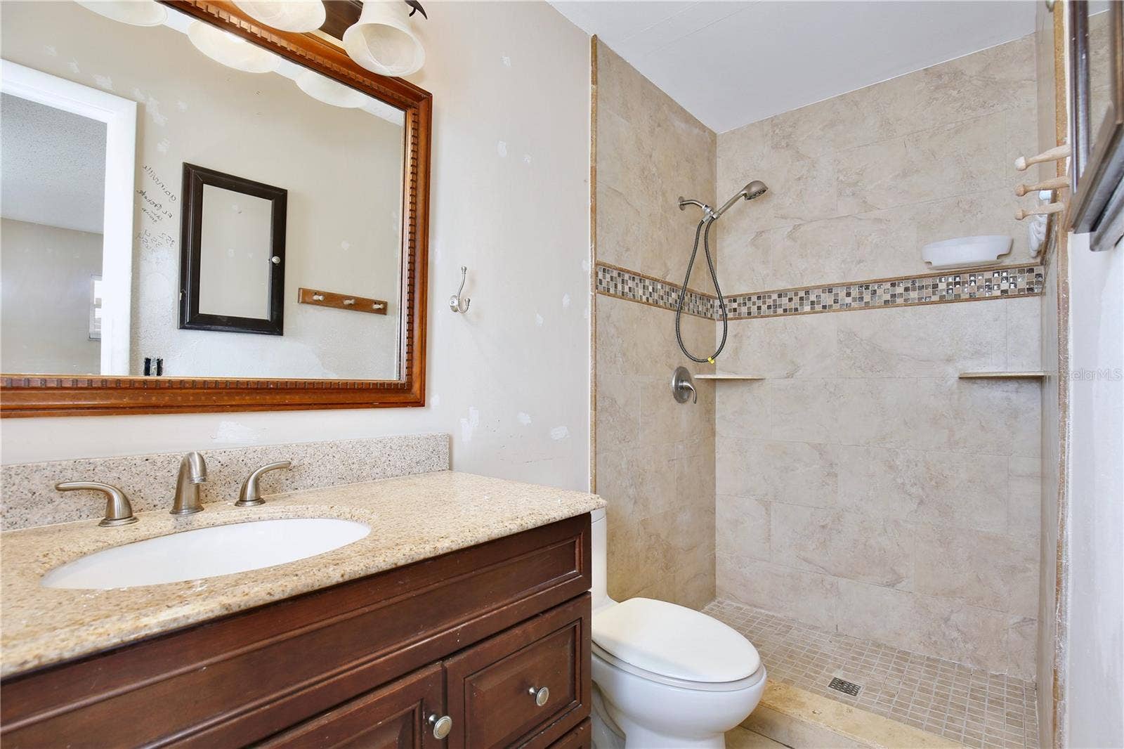 8611 EL PRADO AVENUE, Orlando, FL 32825 8611 EL PRADO AVENUE, Orlando, FL 32825