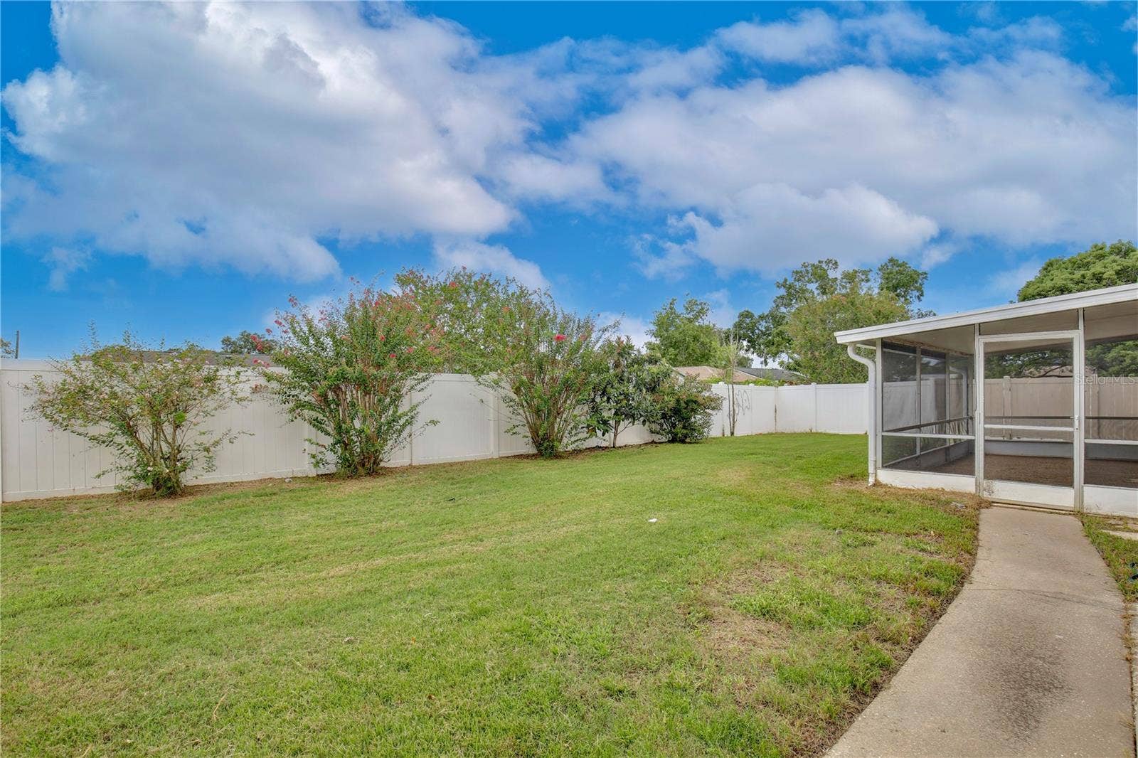 8611 EL PRADO AVENUE, Orlando, FL 32825 8611 EL PRADO AVENUE, Orlando, FL 32825