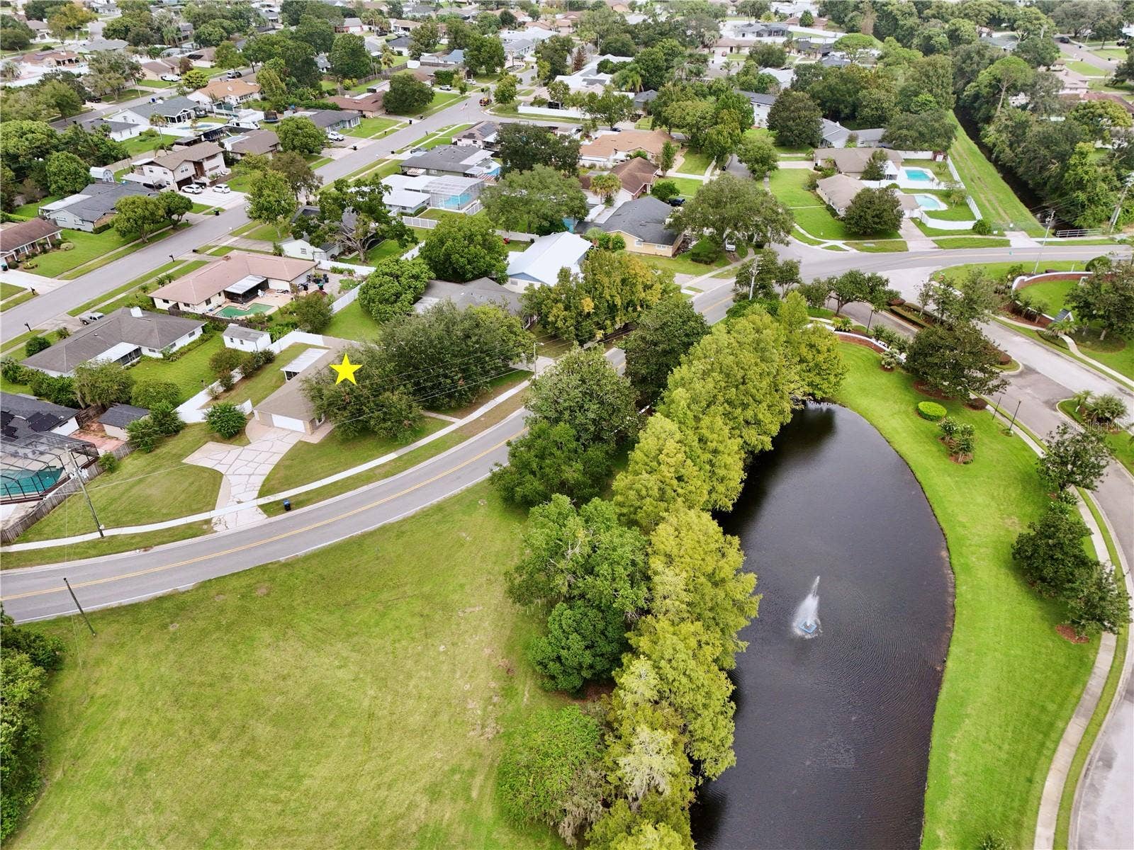 8611 EL PRADO AVENUE, Orlando, FL 32825 8611 EL PRADO AVENUE, Orlando, FL 32825