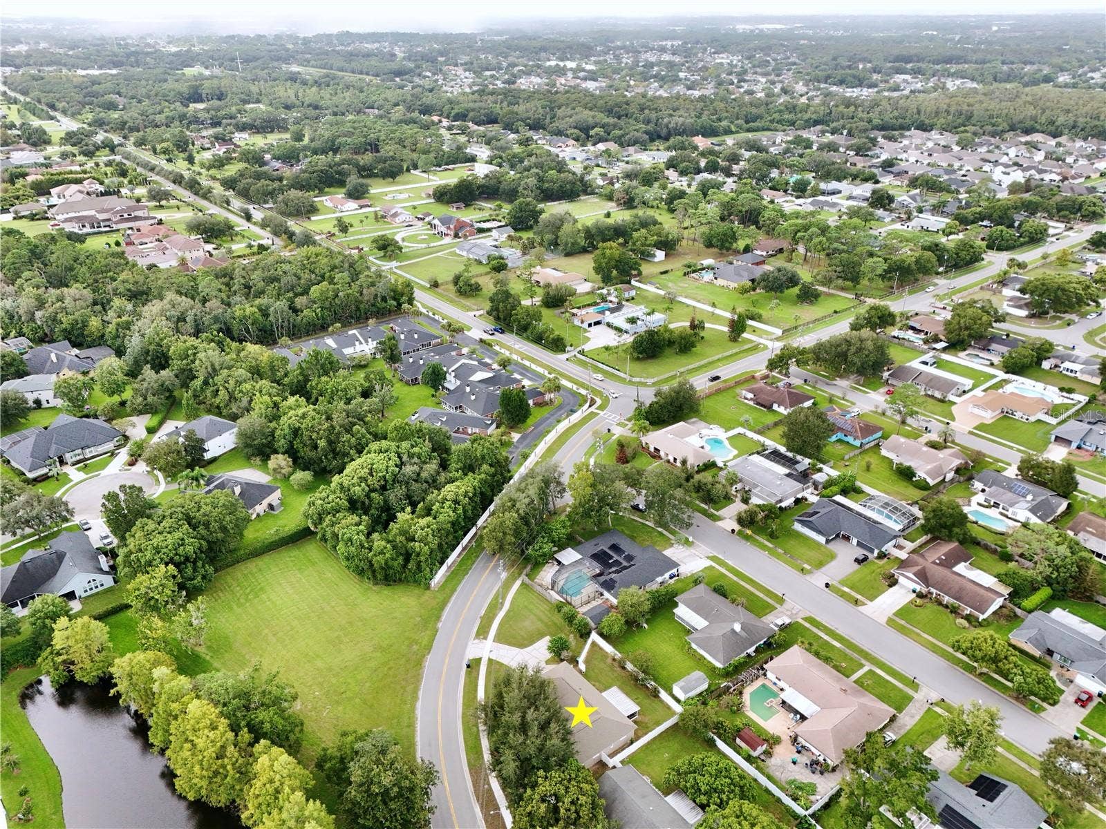 8611 EL PRADO AVENUE, Orlando, FL 32825 8611 EL PRADO AVENUE, Orlando, FL 32825