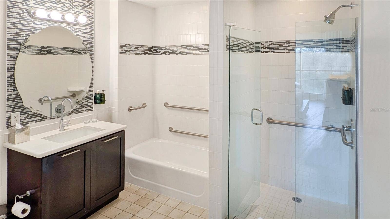 225 CELEBRATION PLACE, #212, Kissimmee, FL 34747 Master Bathroom!