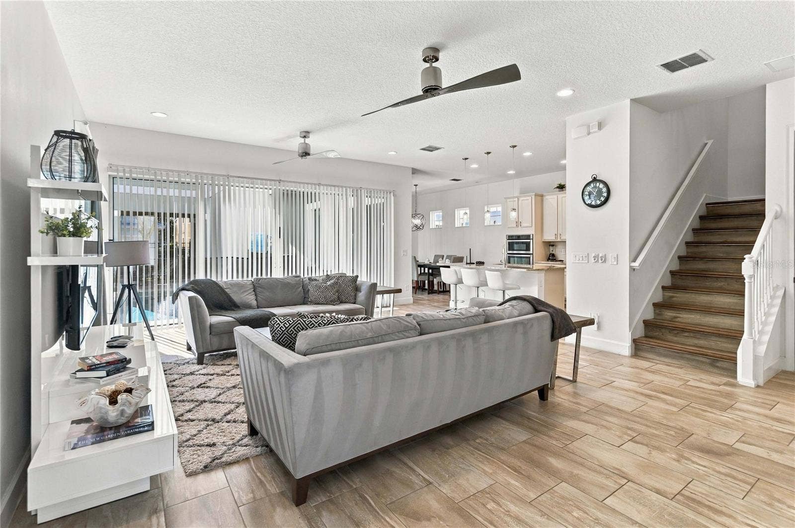 1472 FAIRVIEW CIR, Kissimmee, FL 34747 Family Room