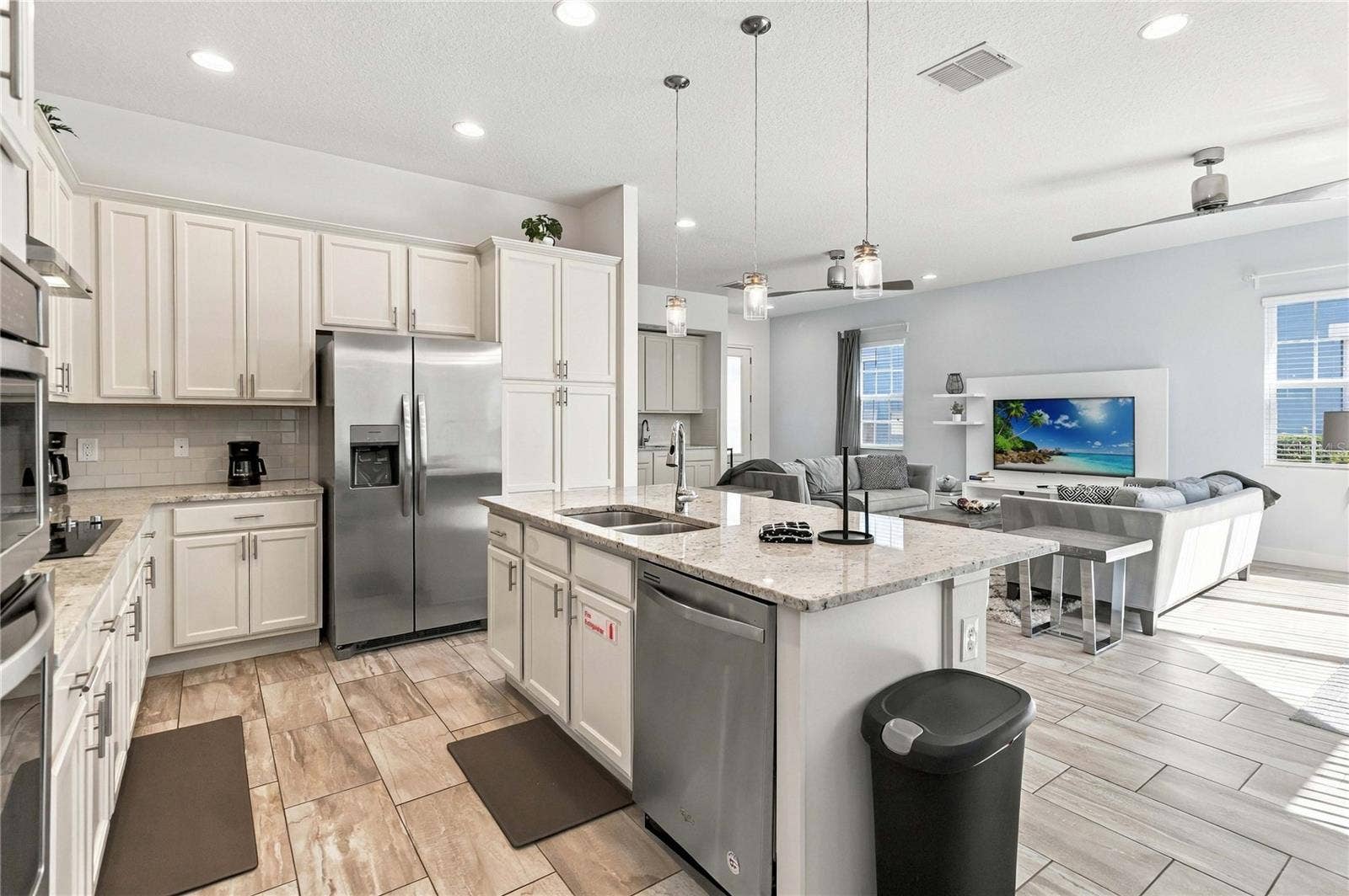 1472 FAIRVIEW CIR, Kissimmee, FL 34747 1472 FAIRVIEW CIR, Kissimmee, FL 34747