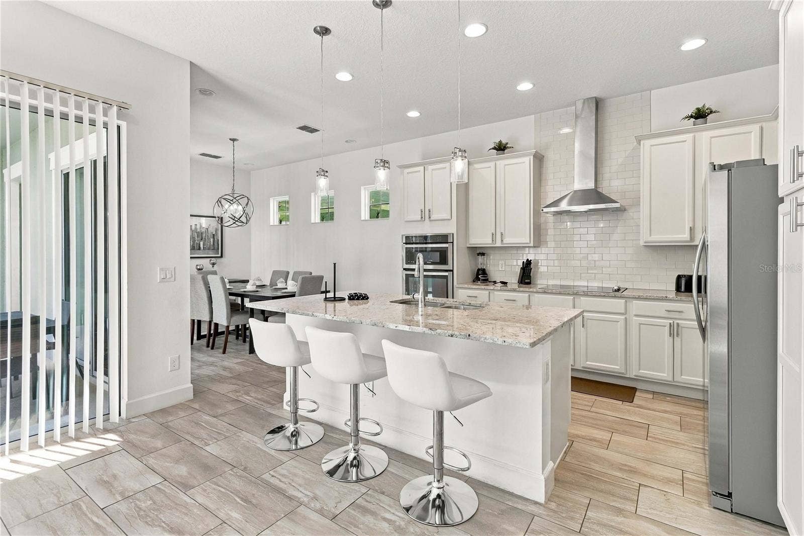 1472 FAIRVIEW CIR, Kissimmee, FL 34747 Kitchen