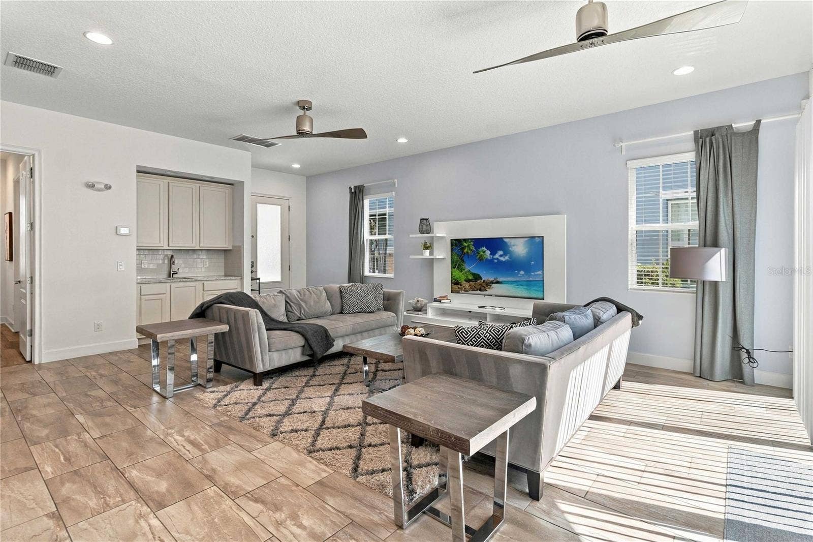 1472 FAIRVIEW CIR, Kissimmee, FL 34747 1472 FAIRVIEW CIR, Kissimmee, FL 34747