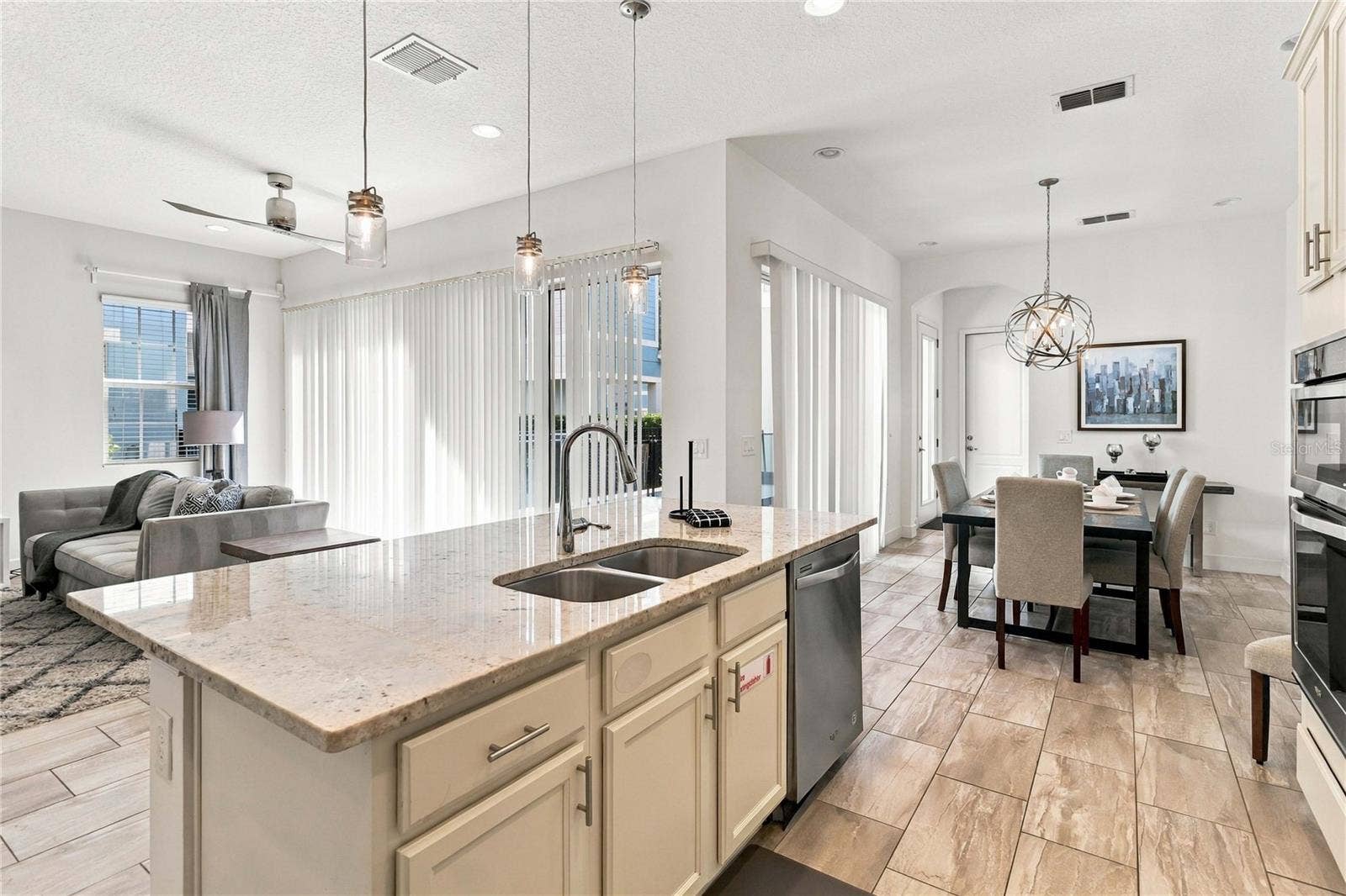 1472 FAIRVIEW CIR, Kissimmee, FL 34747 1472 FAIRVIEW CIR, Kissimmee, FL 34747