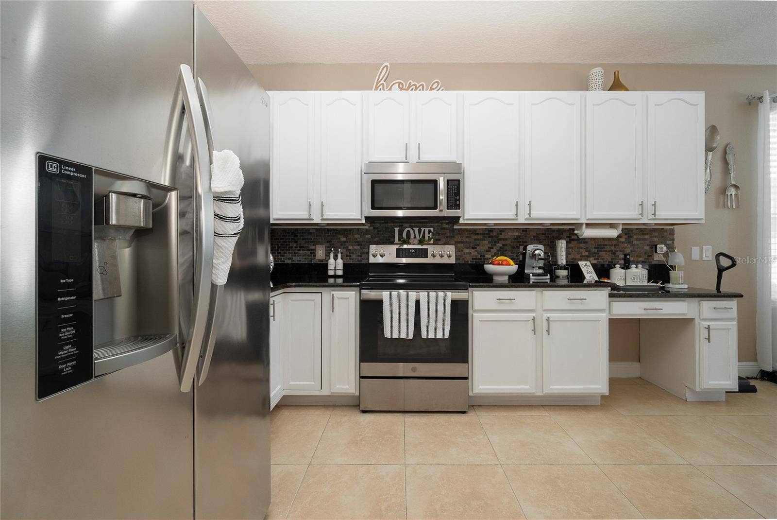 2122 CASCADES COVE DRIVE, Orlando, FL 32820 2122 CASCADES COVE DRIVE, Orlando, FL 32820