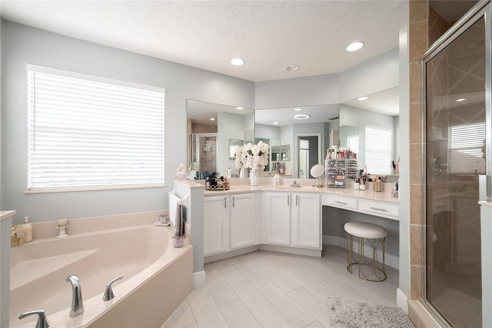2122 CASCADES COVE DRIVE, Orlando, FL 32820 The Master Bedroom-Suit Bath