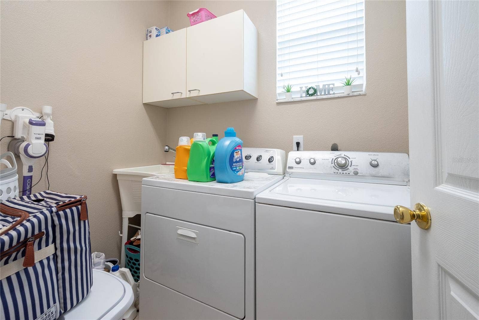 2122 CASCADES COVE DRIVE, Orlando, FL 32820 2122 CASCADES COVE DRIVE, Orlando, FL 32820
