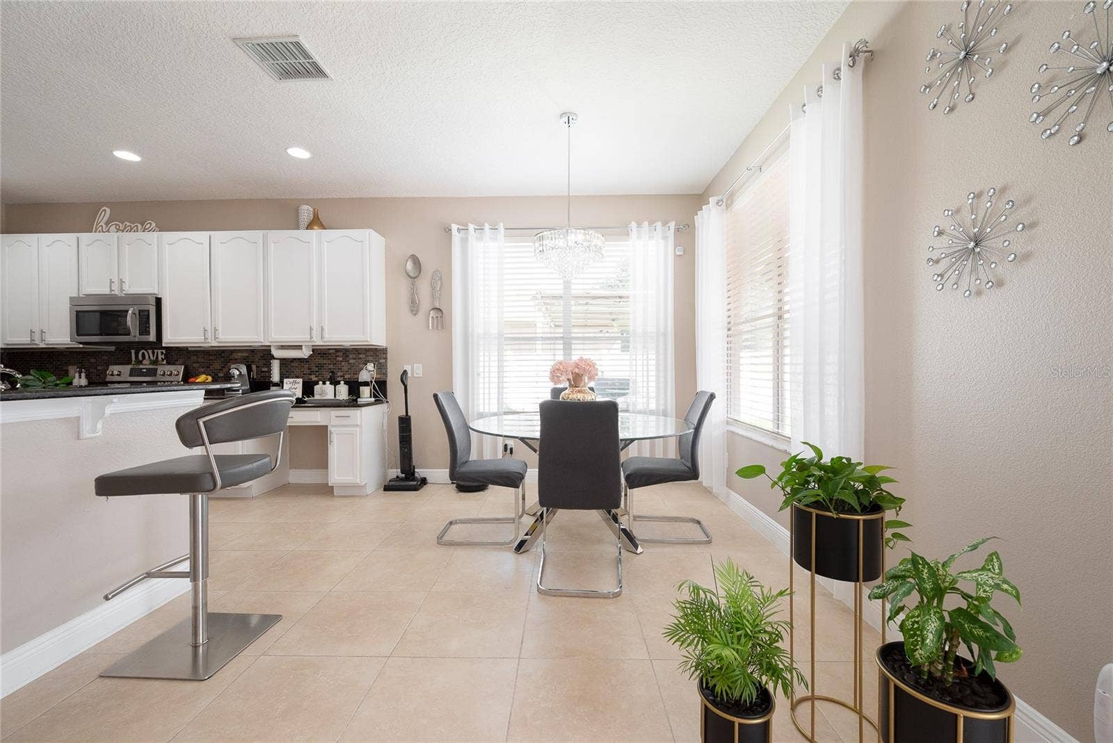 2122 CASCADES COVE DRIVE, Orlando, FL 32820 2122 CASCADES COVE DRIVE, Orlando, FL 32820