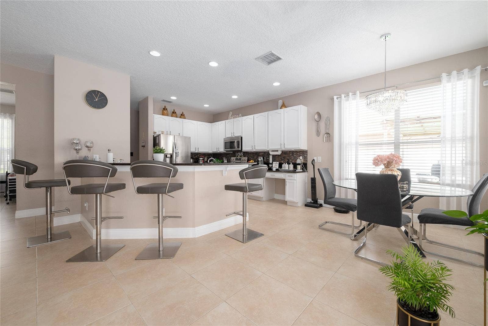 2122 CASCADES COVE DRIVE, Orlando, FL 32820 2122 CASCADES COVE DRIVE, Orlando, FL 32820