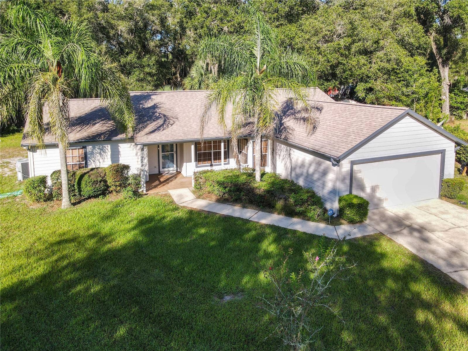1056 SHADY HOLLOW DRIVE, Deland, FL 32724 1056 SHADY HOLLOW DRIVE, Deland, FL 32724