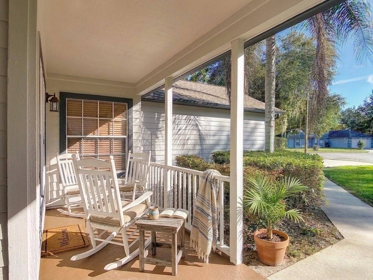 1056 SHADY HOLLOW DRIVE, Deland, FL 32724 Front porch