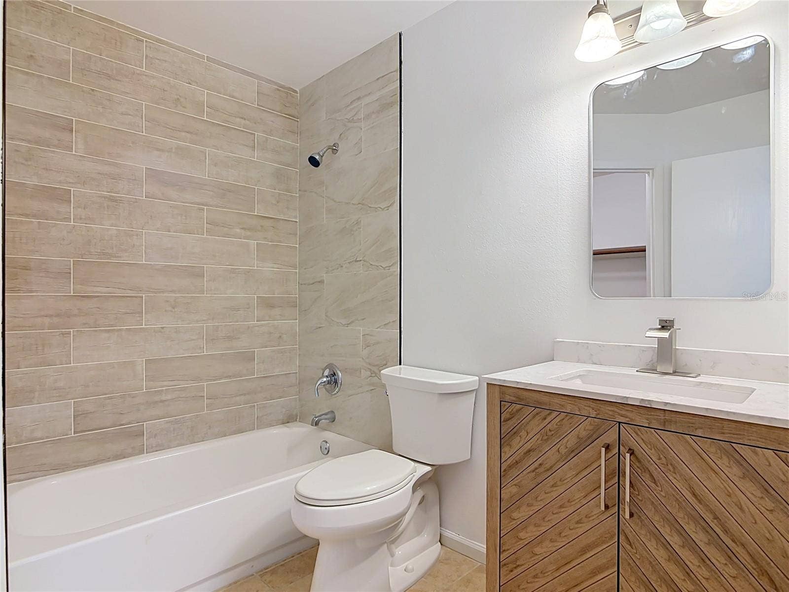 1056 SHADY HOLLOW DRIVE, Deland, FL 32724 Master Bathroom