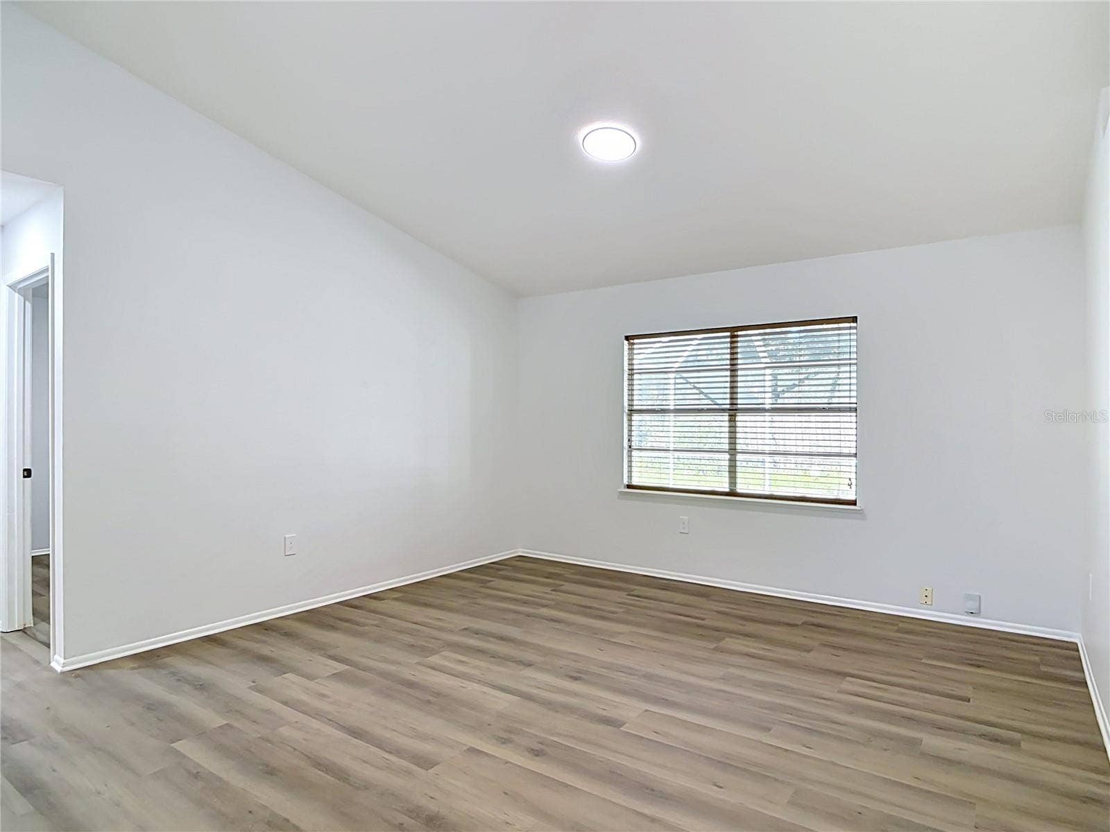 1056 SHADY HOLLOW DRIVE, Deland, FL 32724 Living Room