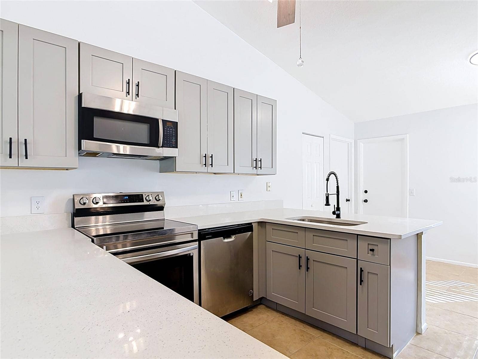 1056 SHADY HOLLOW DRIVE, Deland, FL 32724 Kitchen