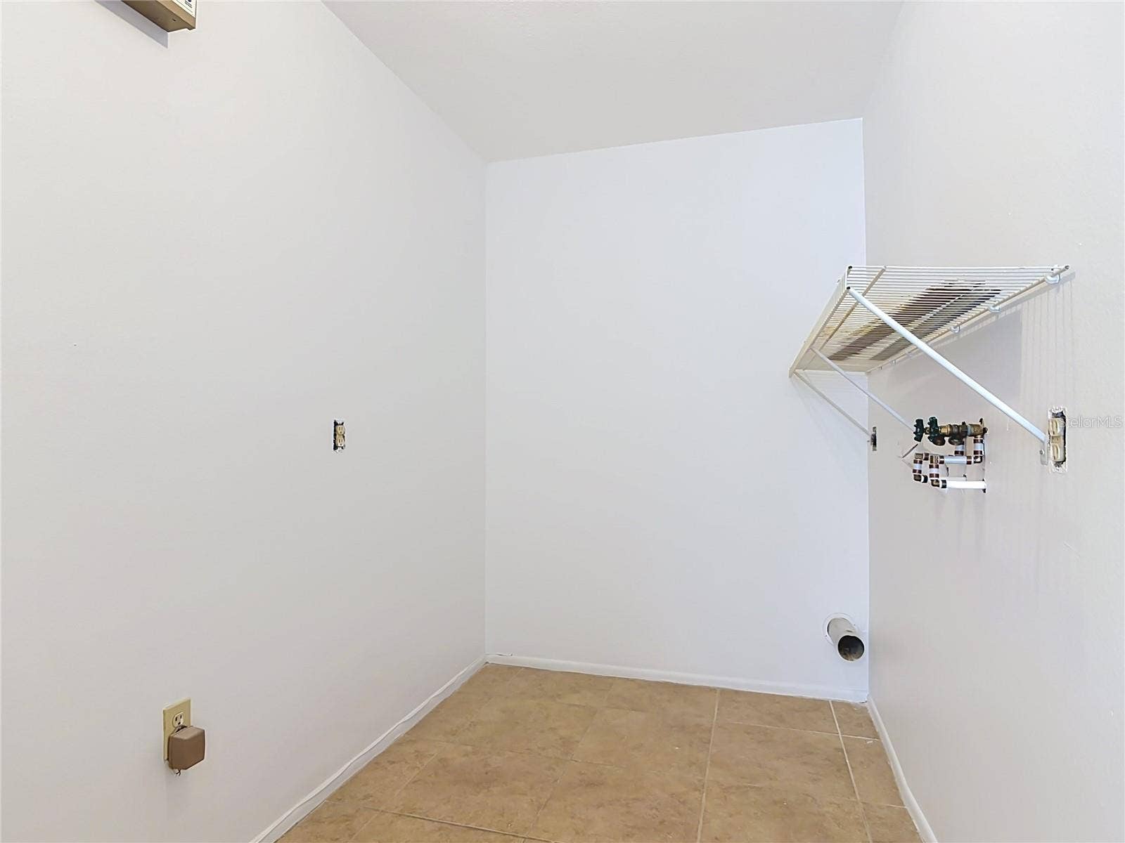 1056 SHADY HOLLOW DRIVE, Deland, FL 32724 Laundry room