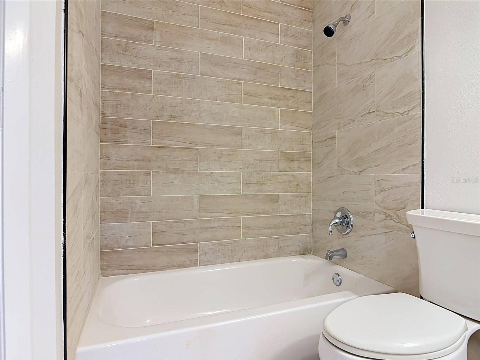 1056 SHADY HOLLOW DRIVE, Deland, FL 32724 Master Bathroom