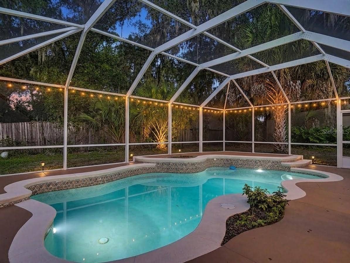 1056 SHADY HOLLOW DRIVE, Deland, FL 32724 1056 SHADY HOLLOW DRIVE, Deland, FL 32724