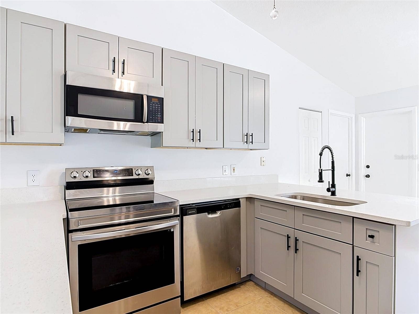 1056 SHADY HOLLOW DRIVE, Deland, FL 32724 Kitchen