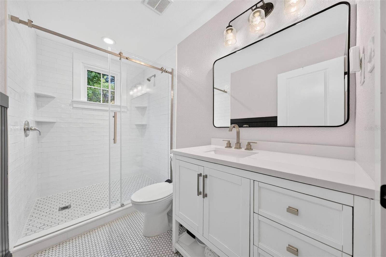 1625 S EOLA DRIVE, Orlando, FL 32806 Hall Bathroom