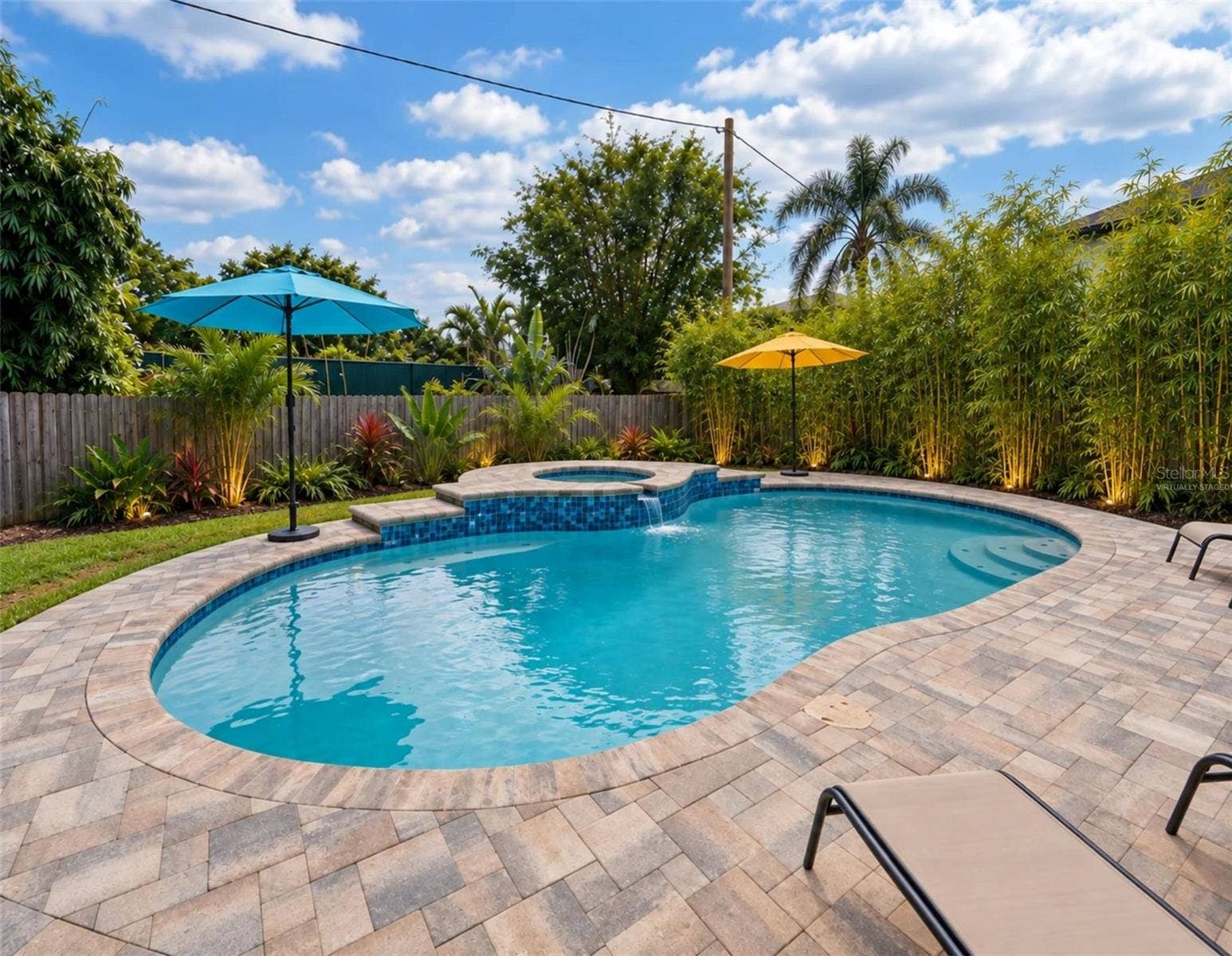 1625 S EOLA DRIVE, Orlando, FL 32806 Landscaping Virtually Staged