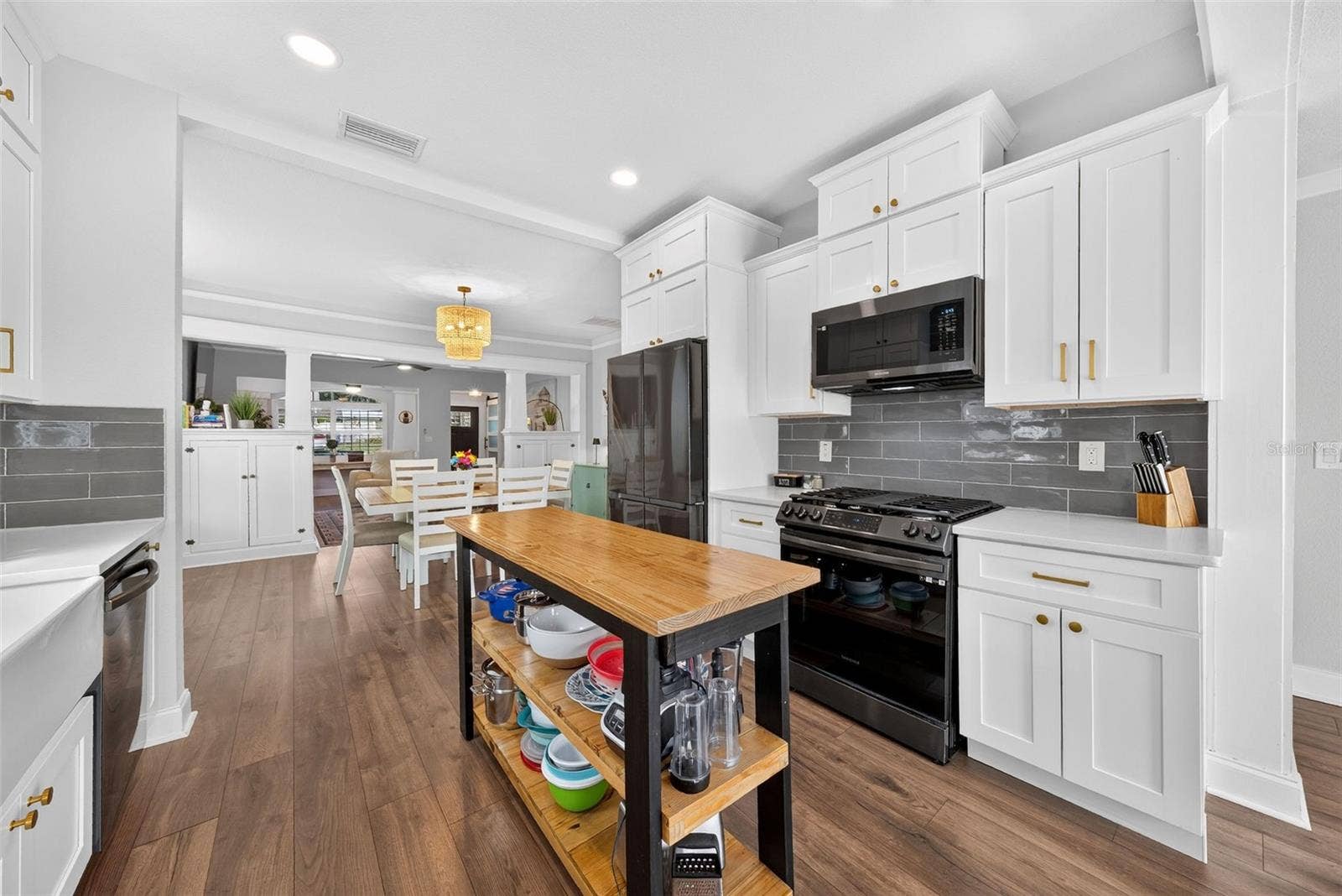 1625 S EOLA DRIVE, Orlando, FL 32806 1625 S EOLA DRIVE, Orlando, FL 32806