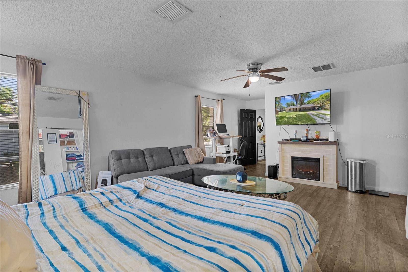 1124 N GRANT AVENUE, Mount Dora, FL 32757 1124 N GRANT AVENUE, Mount Dora, FL 32757