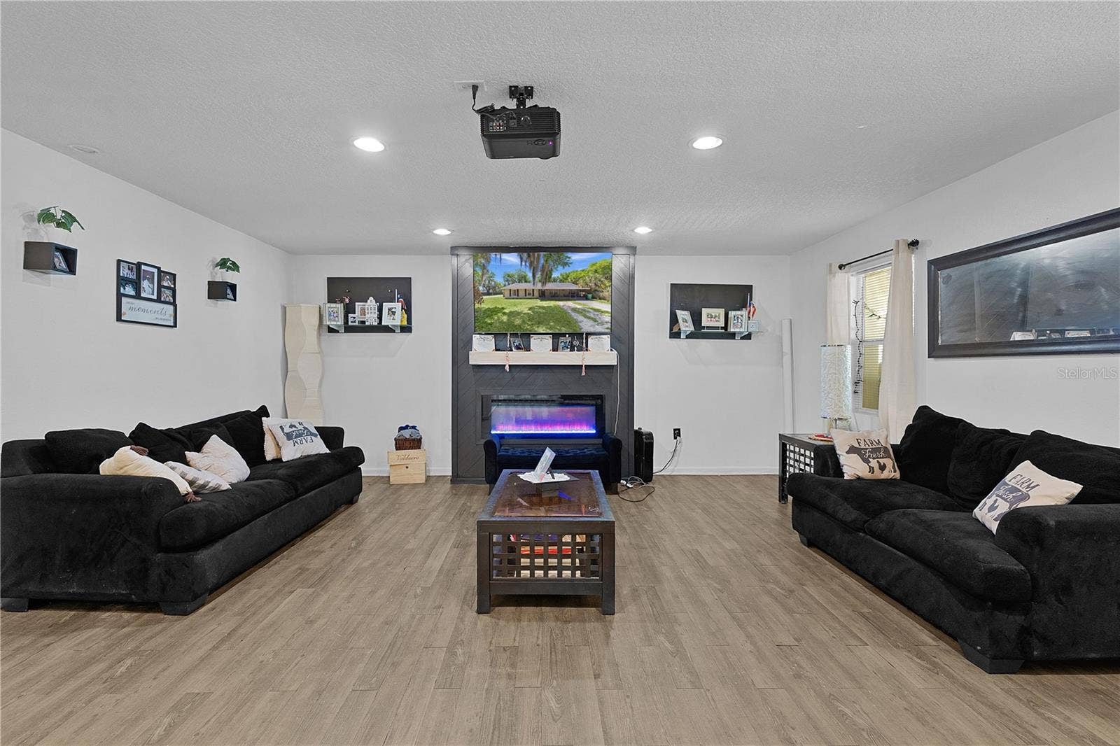 1124 N GRANT AVENUE, Mount Dora, FL 32757 1124 N GRANT AVENUE, Mount Dora, FL 32757