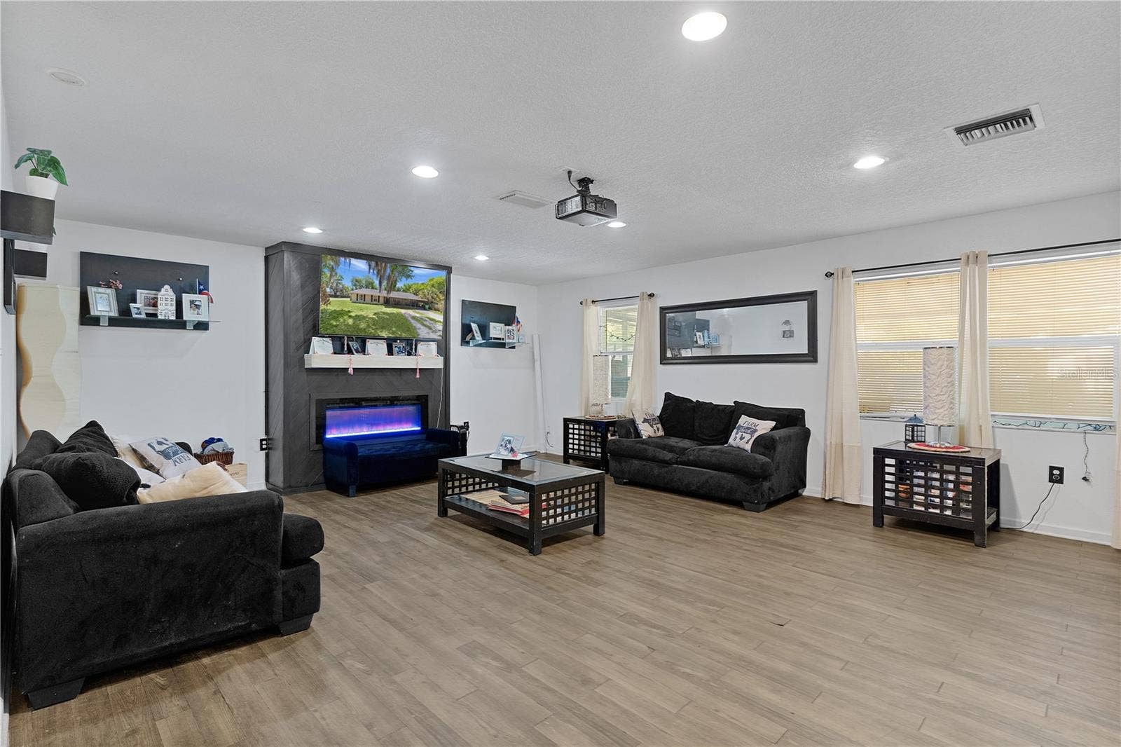 1124 N GRANT AVENUE, Mount Dora, FL 32757 1124 N GRANT AVENUE, Mount Dora, FL 32757