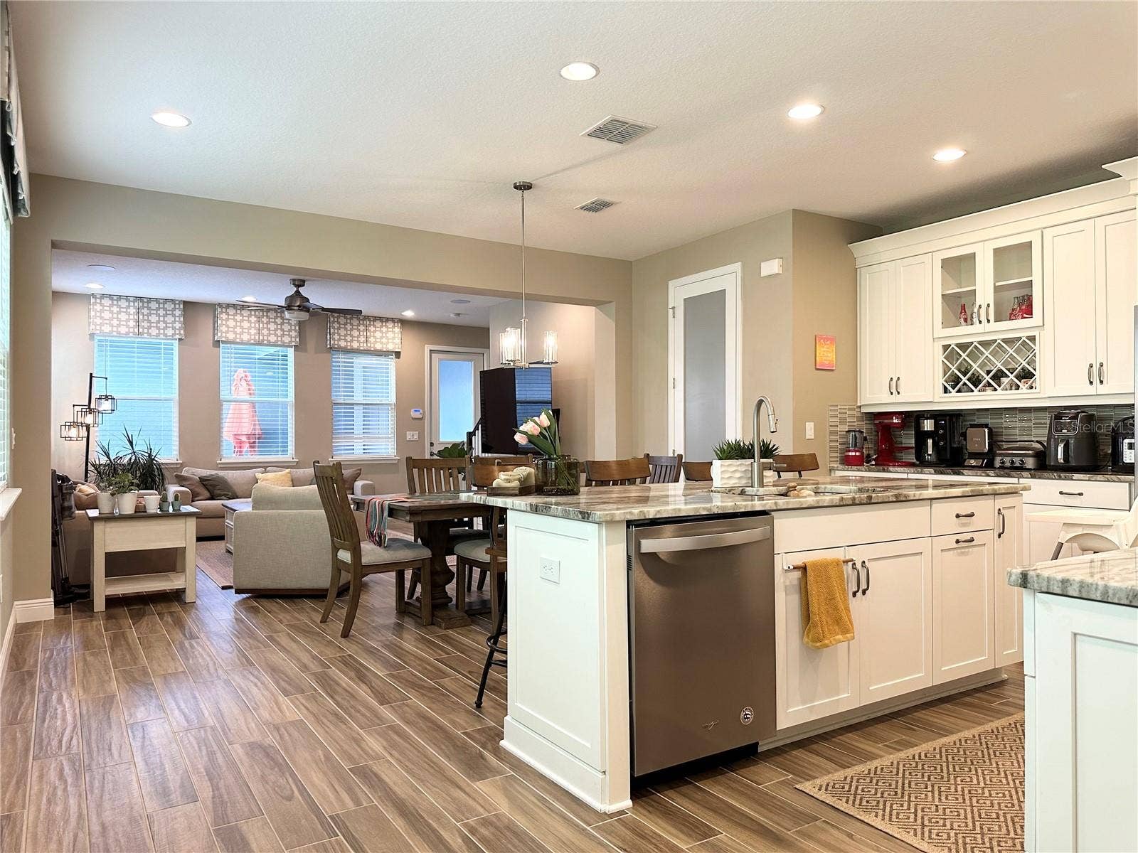 15824 MARINA BAY DRIVE, Winter Garden, FL 34787 15824 MARINA BAY DRIVE, Winter Garden, FL 34787