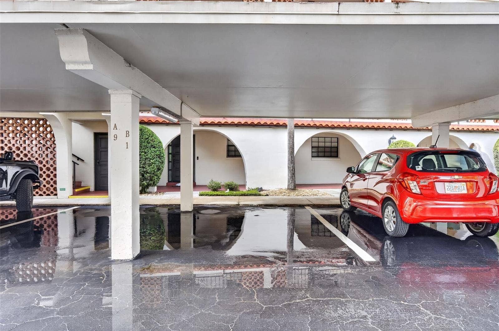 100 S INTERLACHEN AVENUE, #401, Winter Park, FL 32789 Assigned Parking Space