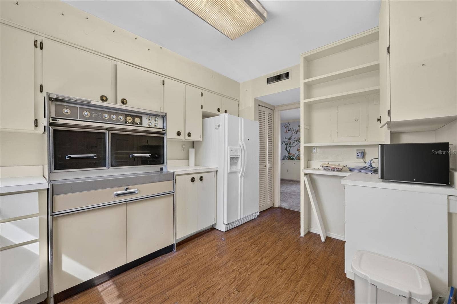 100 S INTERLACHEN AVENUE, #401, Winter Park, FL 32789 100 S INTERLACHEN AVENUE, #401, Winter Park, FL 32789