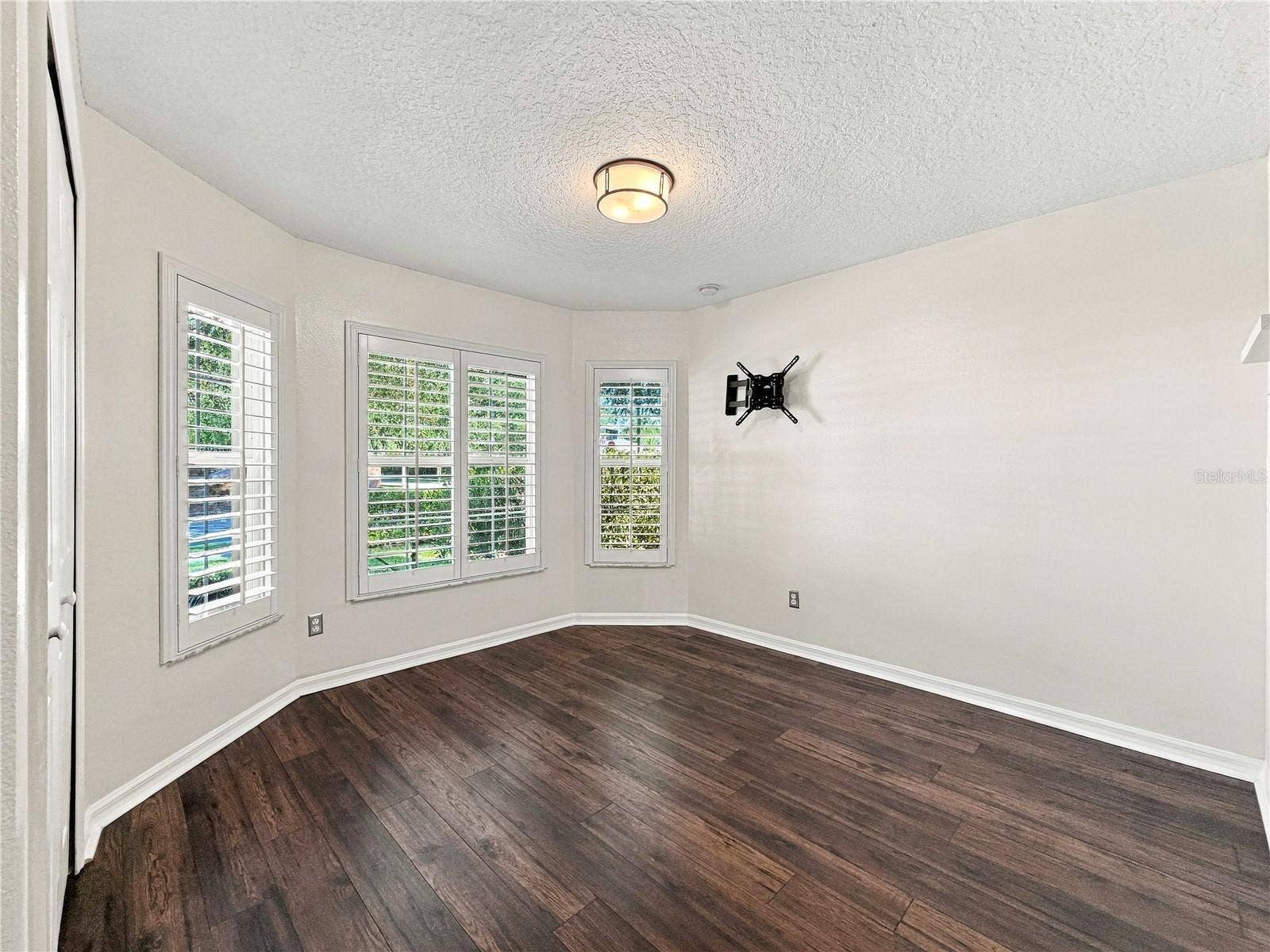 Front Bedroom / Office