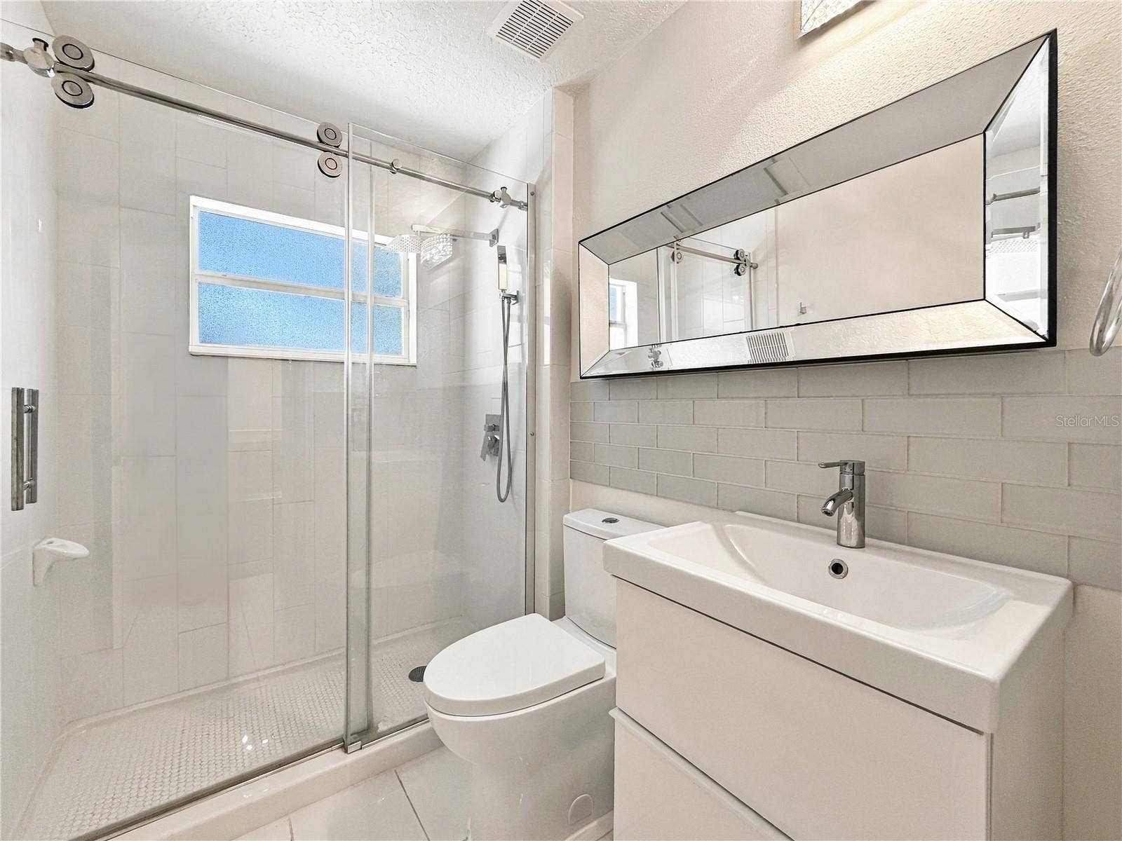 Guest Barthroom