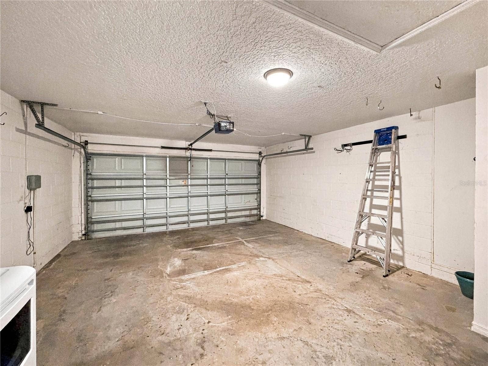 2 Car Garage