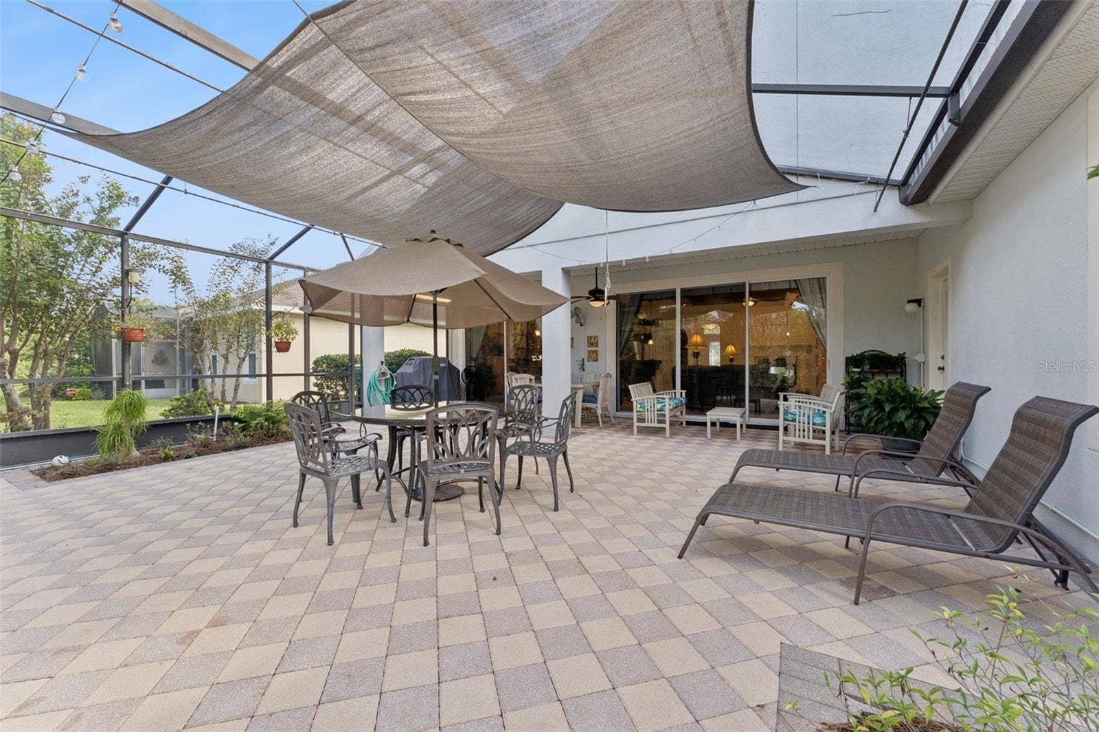108 AVENHAM DRIVE, Deland, FL 32724 Screen enclosed covered patio