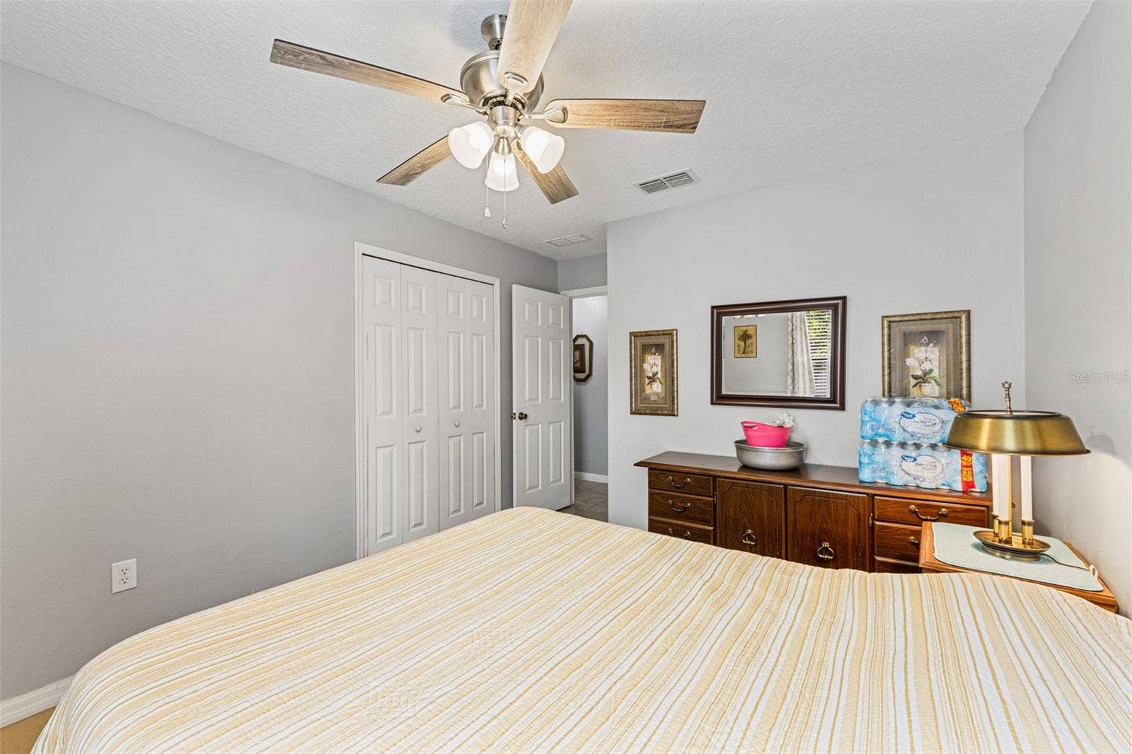 137 BLUEFIELD AVENUE, Deltona, FL 32738 137 BLUEFIELD AVENUE, Deltona, FL 32738