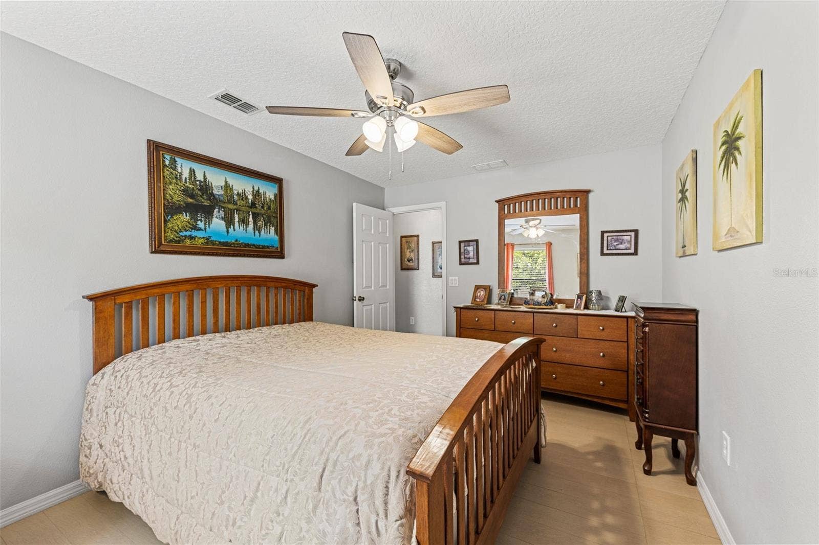 137 BLUEFIELD AVENUE, Deltona, FL 32738 137 BLUEFIELD AVENUE, Deltona, FL 32738