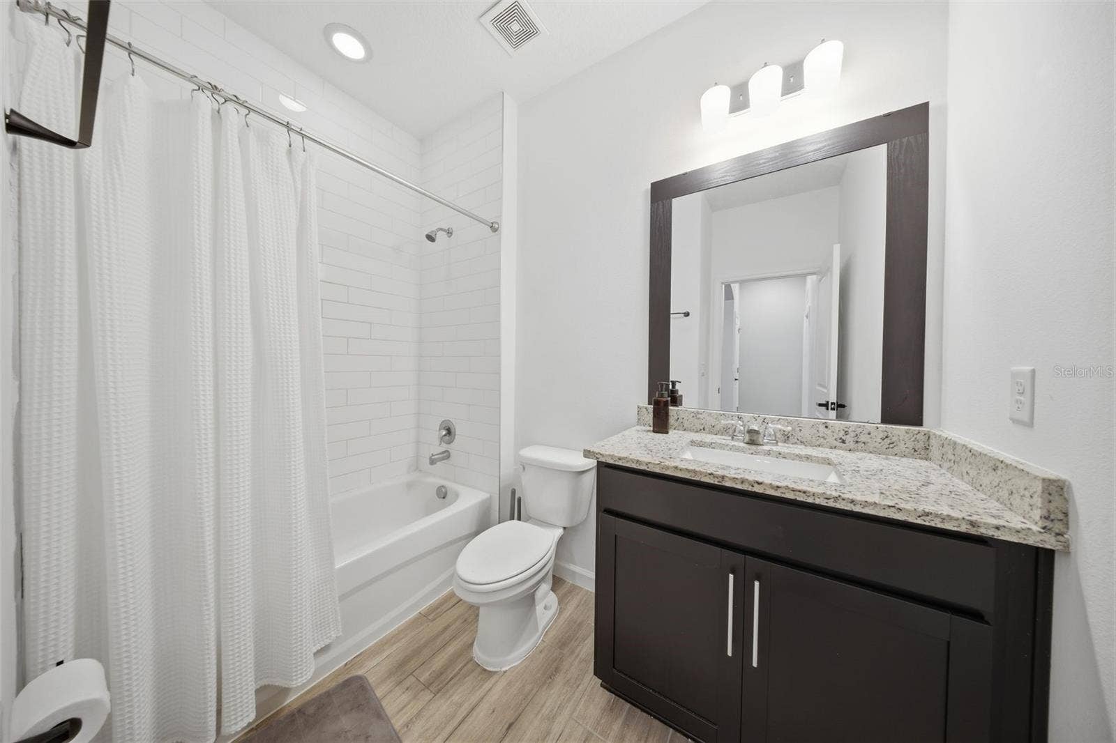 1034 CHELAN FALLS DRIVE, Deland, FL 32724 1034 CHELAN FALLS DRIVE, Deland, FL 32724