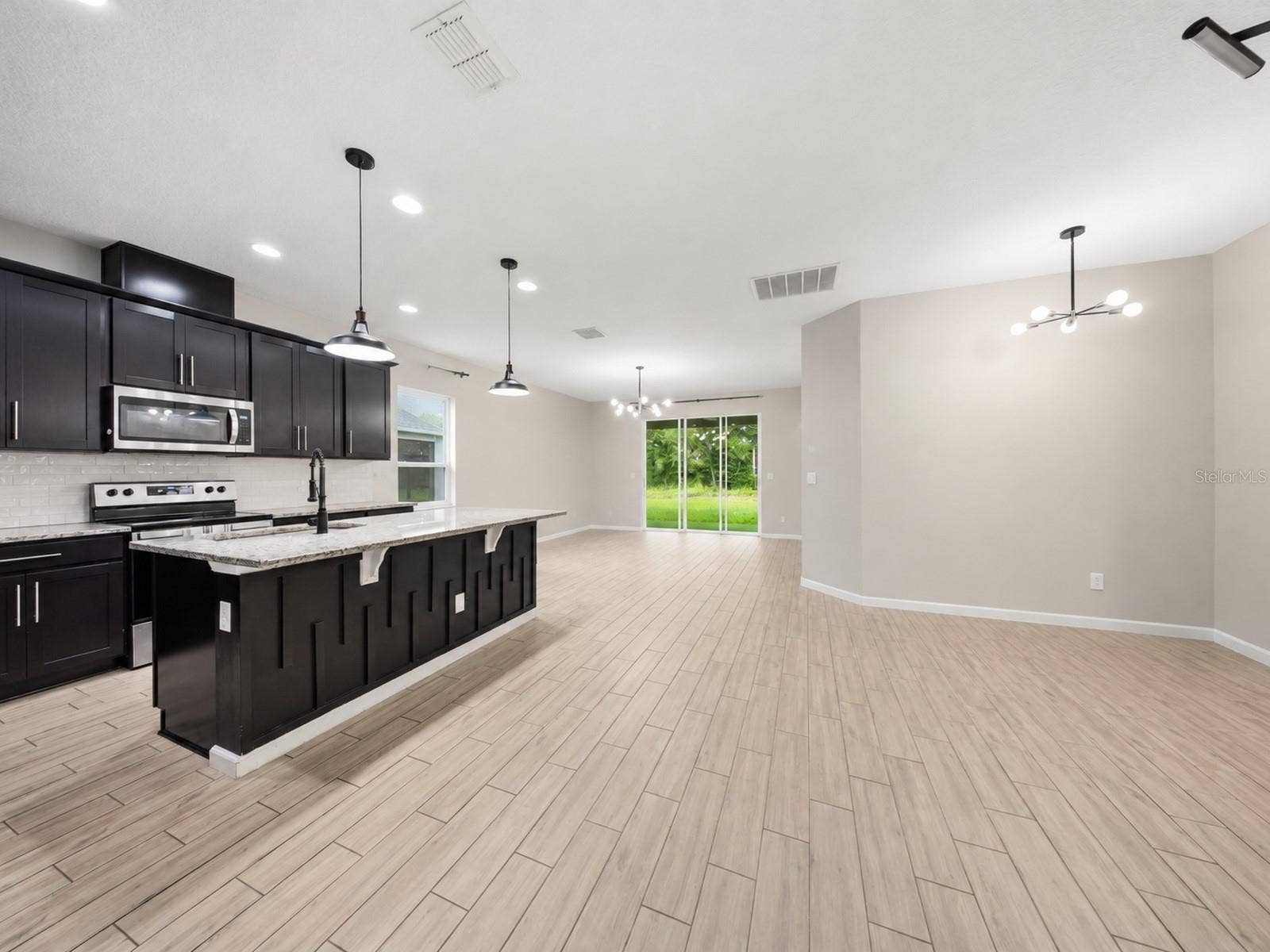 1034 CHELAN FALLS DRIVE, Deland, FL 32724 1034 CHELAN FALLS DRIVE, Deland, FL 32724
