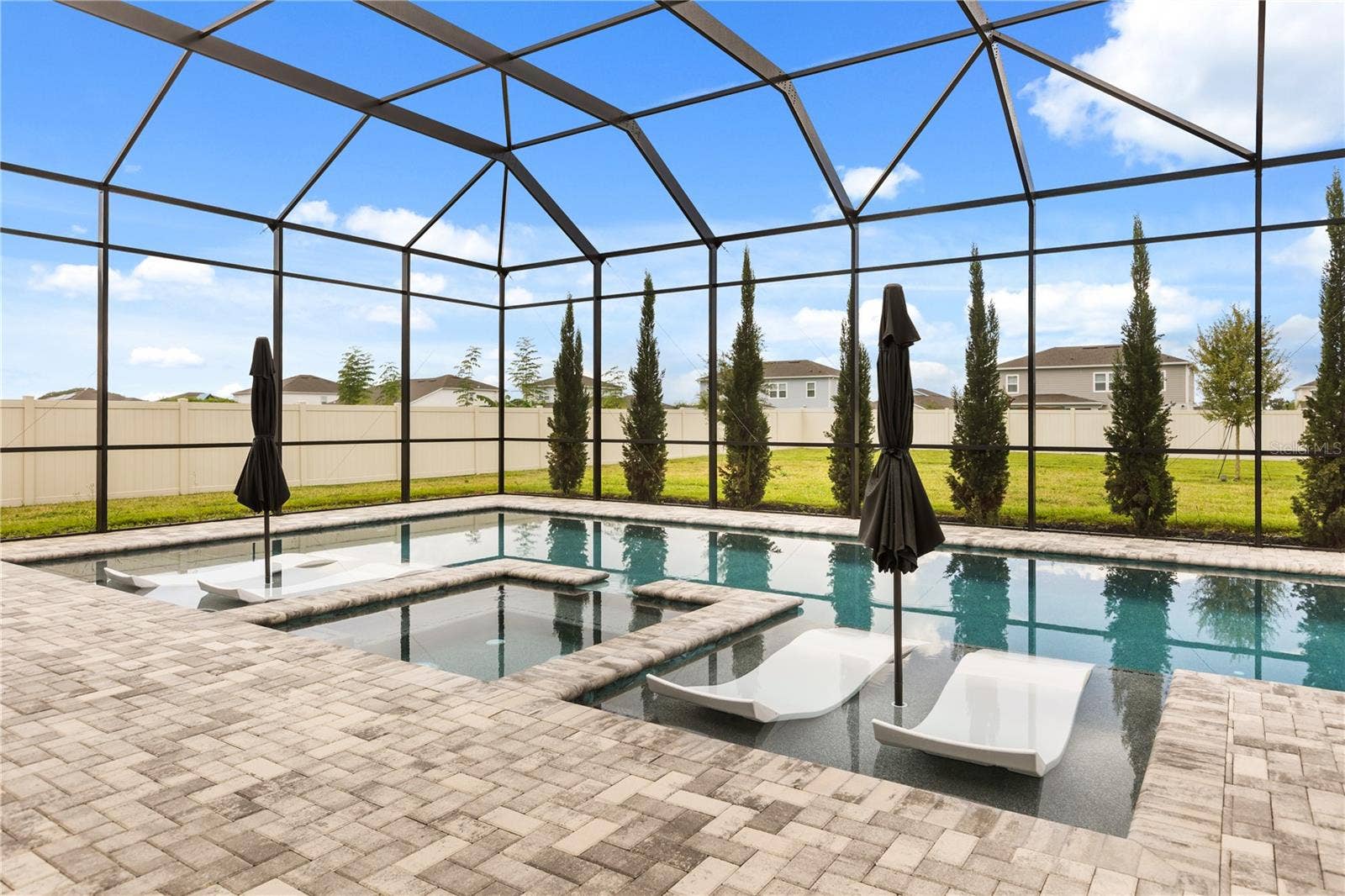 Gorgeous, screen enclosed pool!